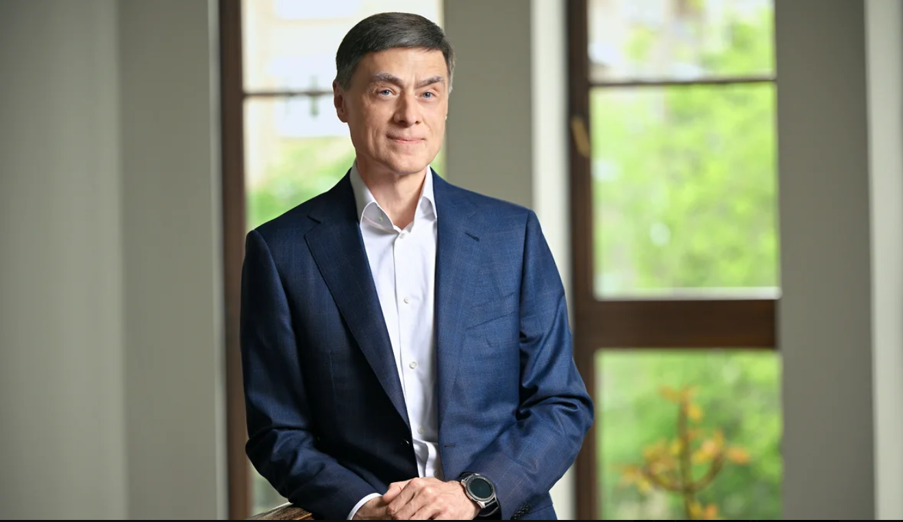 Александр Ефремов.jpg
